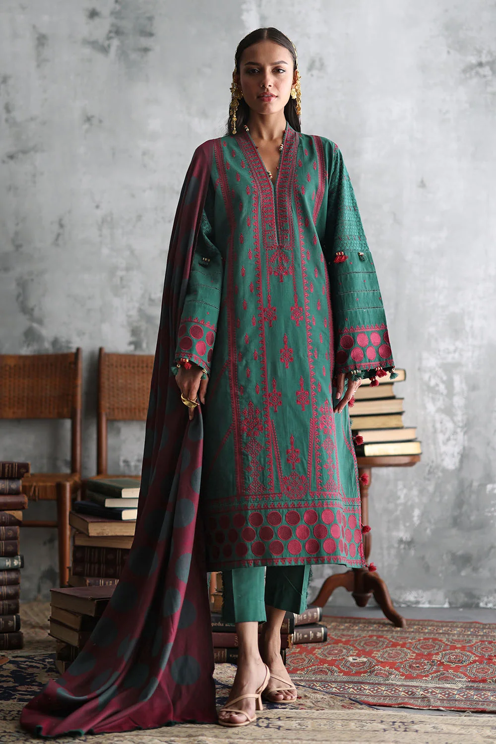 Gul Ahmed 3 Piece Embroidered Khaddar Suit With Pashmina Jacquard Dupatta